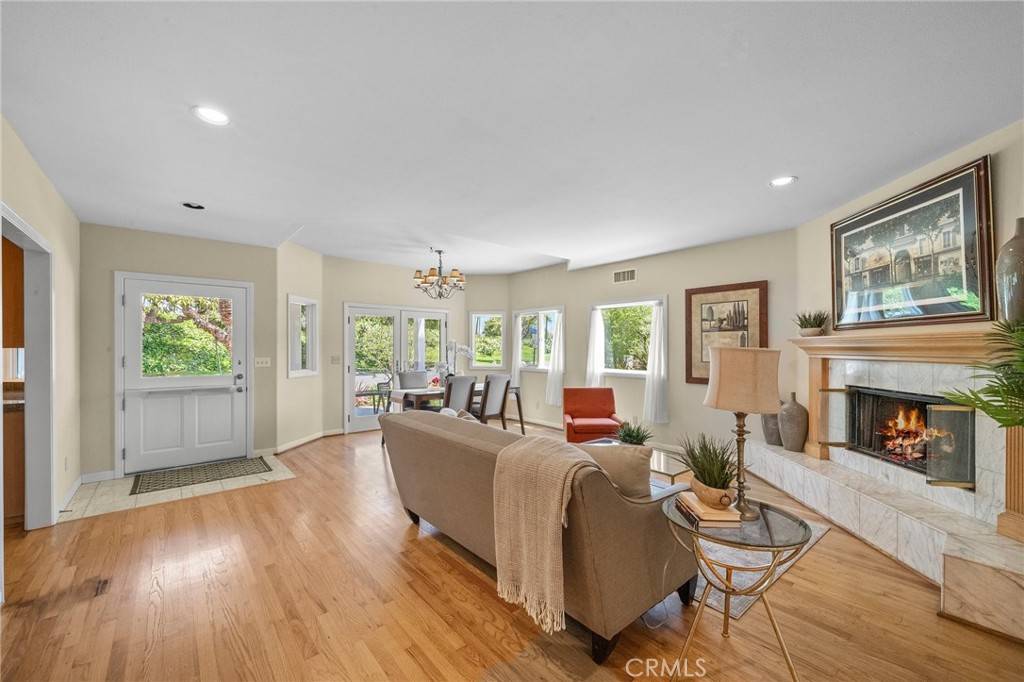 Long Beach, CA 90803,5894 E Appian WAY
