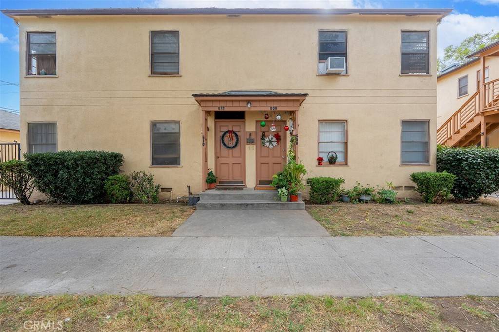 Santa Ana, CA 92701,833 N Lacy ST