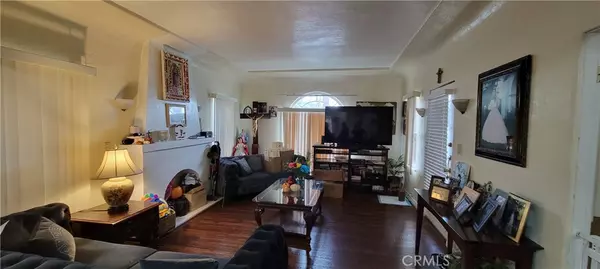 Santa Ana, CA 92701,502 E Wellington AVE