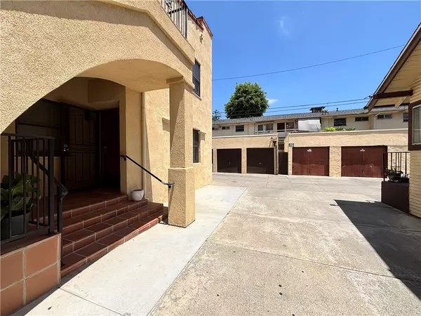 Santa Ana, CA 92701,921 N Lacy ST
