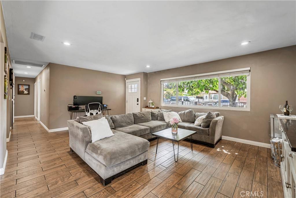 Lynwood, CA 90262,11367 Pope AVE #A