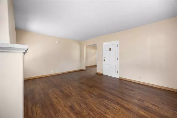 Santa Ana, CA 92707,105 E Pomona ST
