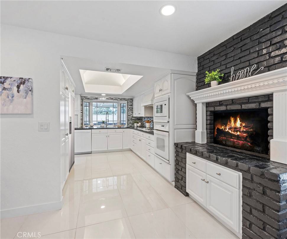 Yorba Linda, CA 92887,20720 Cottonwood RD