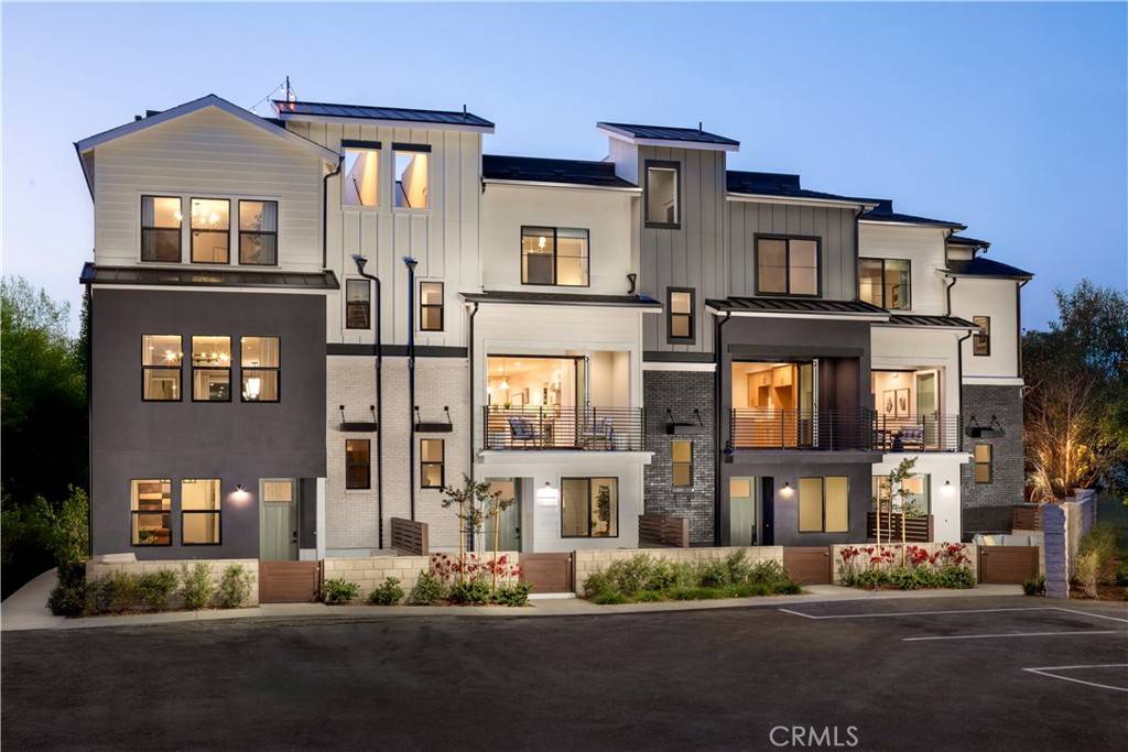 Huntington Beach, CA 92648,19041 Main ST #109