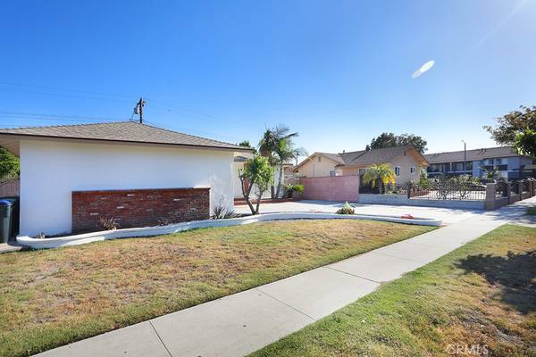 Stanton, CA 90680,8266 Palais RD