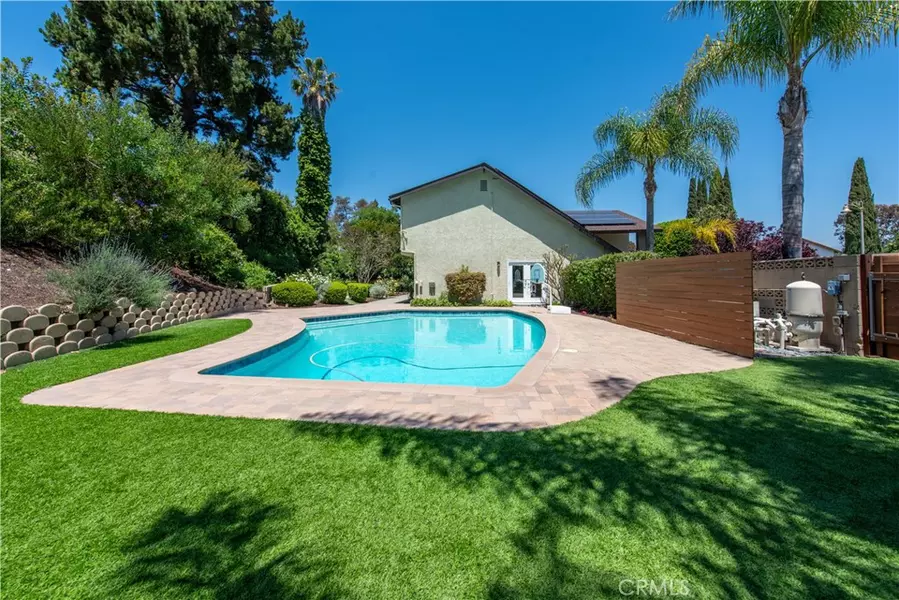 25061 El Cortijo LN, Mission Viejo, CA 92691