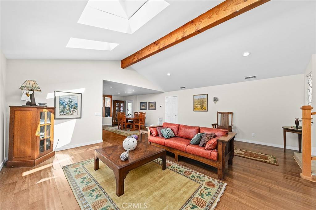 Long Beach, CA 90814,386 Los Altos AVE