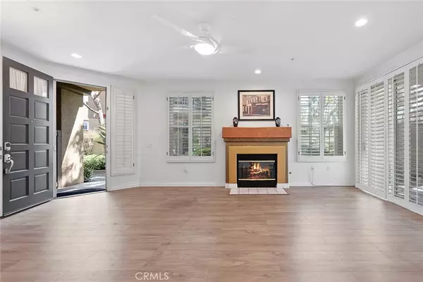 Tustin, CA 92782,13410 Savanna