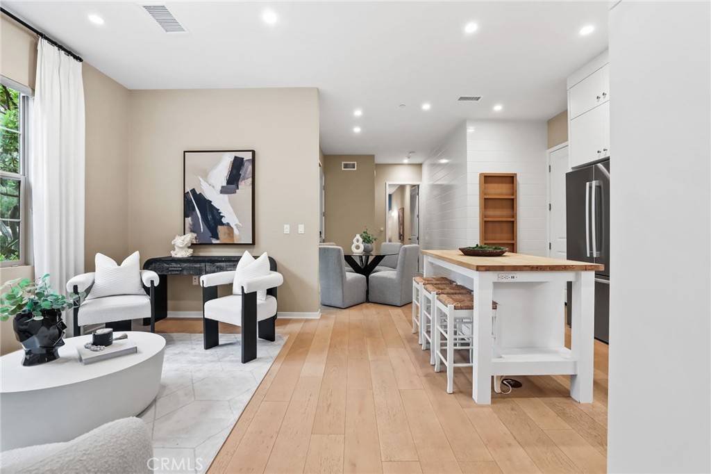 Irvine, CA 92618,108 Coastal Gdn