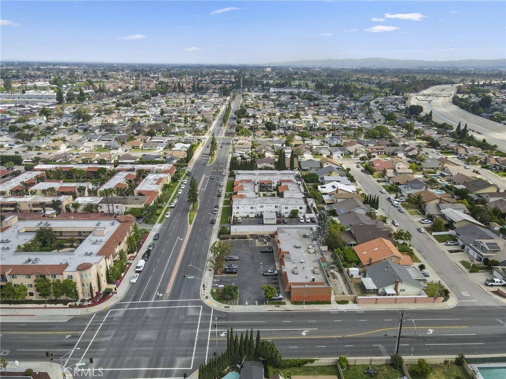 Lakewood, CA 90715,20942 Bloomfield AVE