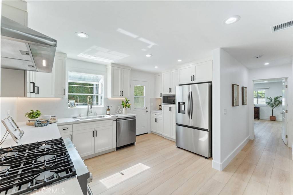 18011 Theodora DR, Tustin, CA 92780