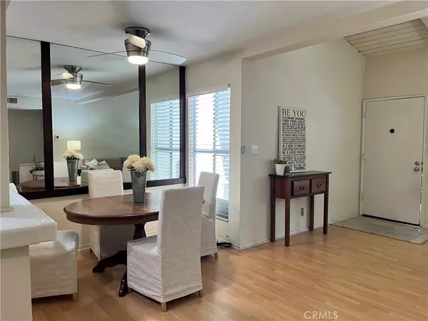 Long Beach, CA 90807,3719 Country Club DR #8