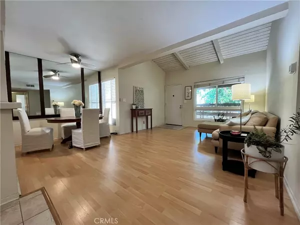 Long Beach, CA 90807,3719 Country Club DR #8