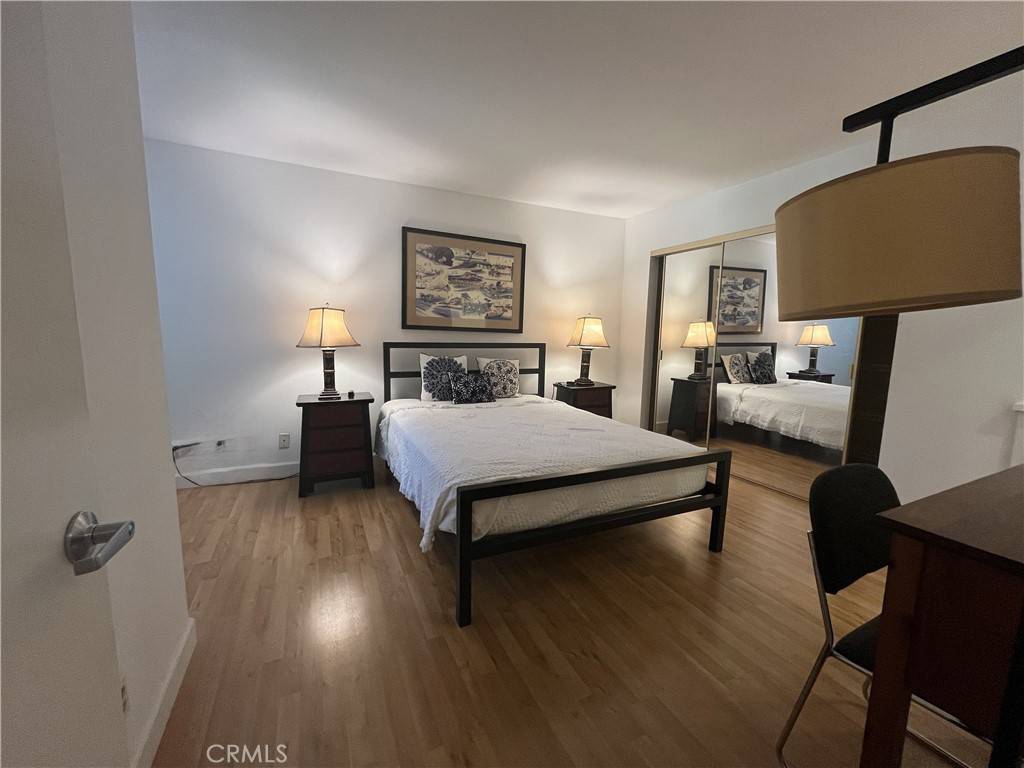 Long Beach, CA 90807,3719 Country Club DR #8