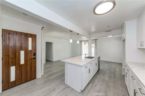 Fullerton, CA 92833,2107 W Porter AVE