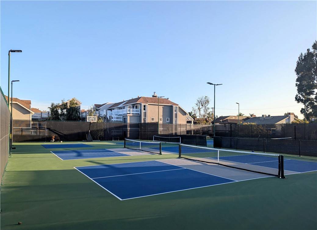 Huntington Beach, CA 92649,4682 Warner AVE #B102