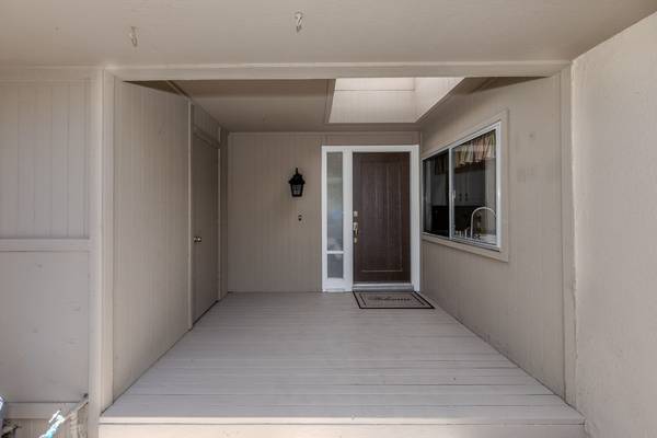 Laguna Hills, CA 92653,23342 Caminito Juanico #304