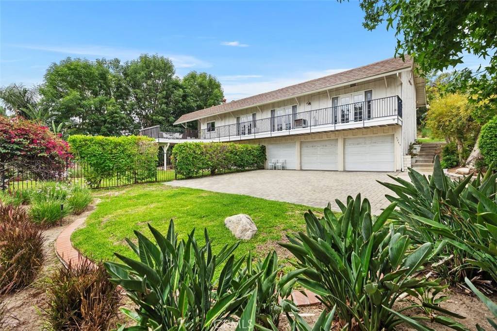 Yorba Linda, CA 92886,5245 Grandview AVE