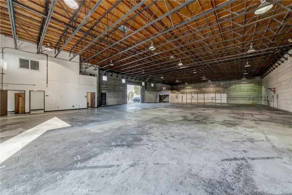 Los Angeles, CA 90021,1502 E Washinton BLVD
