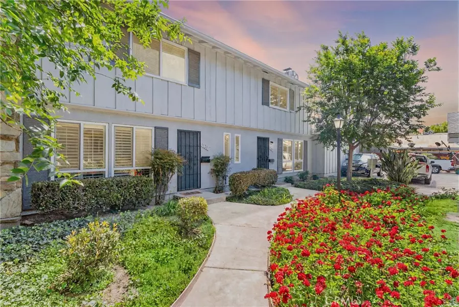 1121 E 1st ST, Tustin, CA 92780