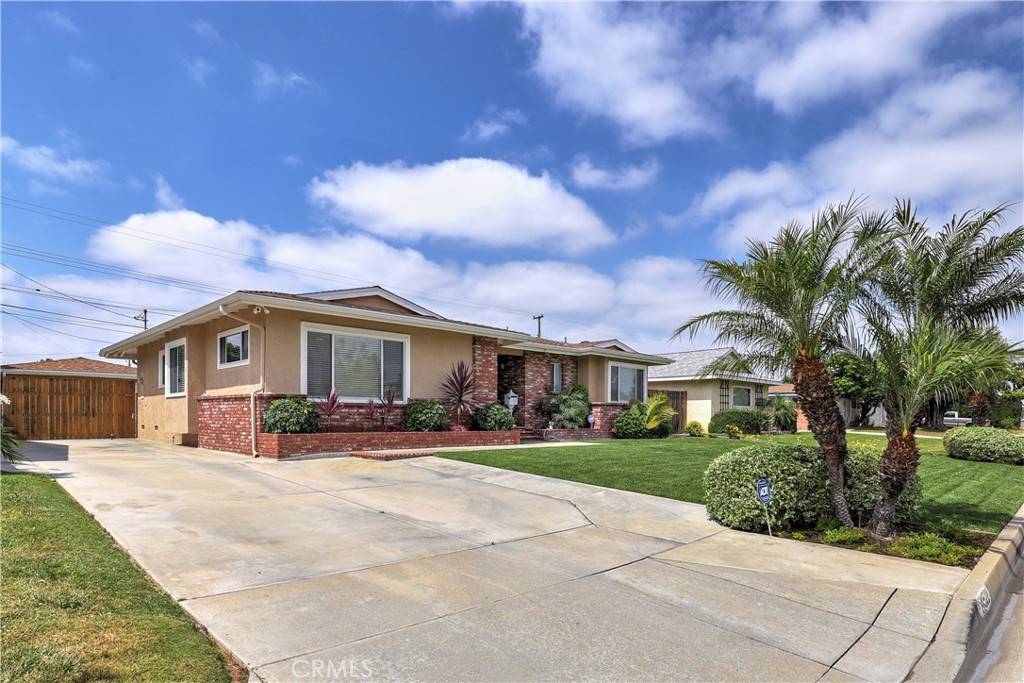 La Mirada, CA 90638,14522 San Feliciano