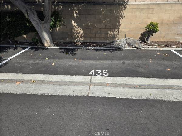 Lakewood, CA 90715,12750 Centralia ST #208