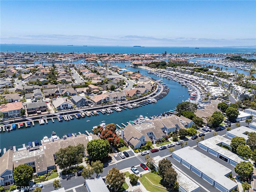 Huntington Beach, CA 92649,3496 Windspun