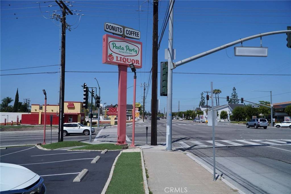 Orange, CA 92865,124 E Lincoln Ave