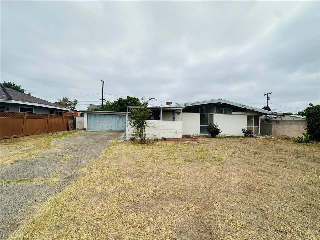 2329 E Paradise RD, Anaheim, CA 92806