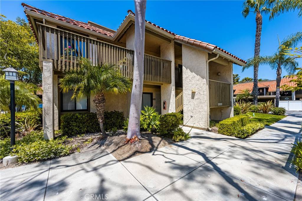 Huntington Beach, CA 92648,7648 Bay DR #201