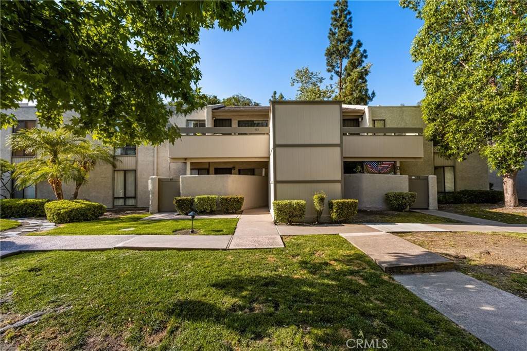 Fullerton, CA 92835,3026 Associated #103
