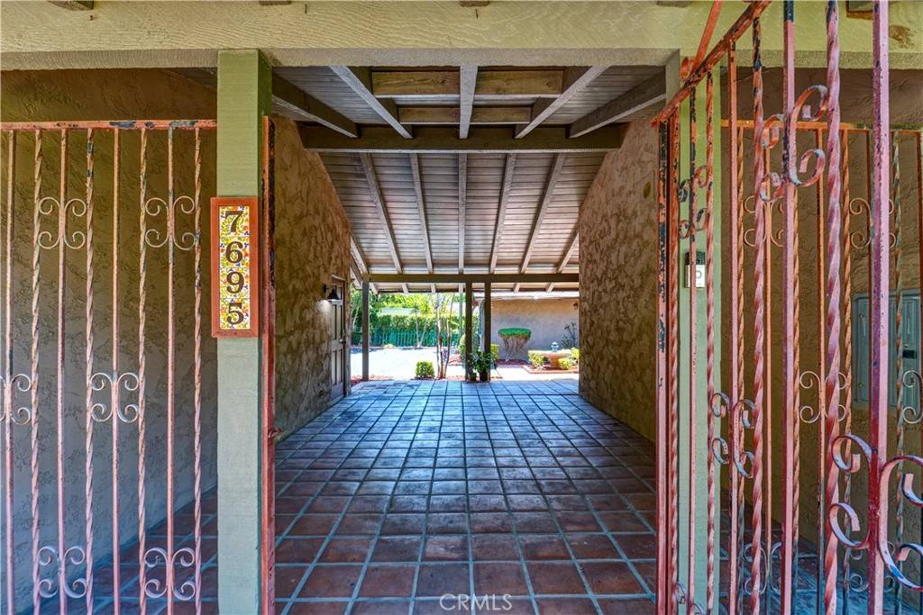 Whittier, CA 90602,7695 Vale DR