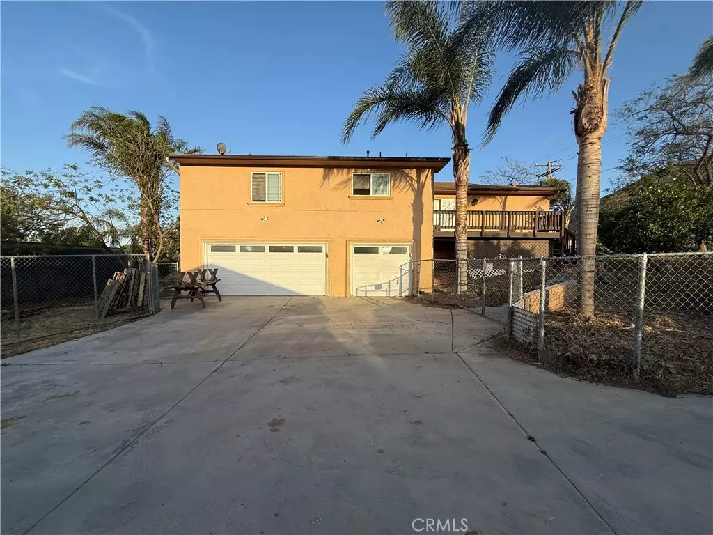 Lake Elsinore, CA 92530,15192 Laguna AVE