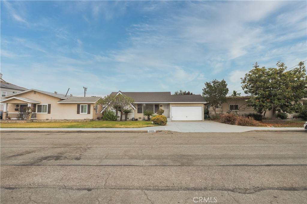 Artesia, CA 90701,17610 Roseton AVE