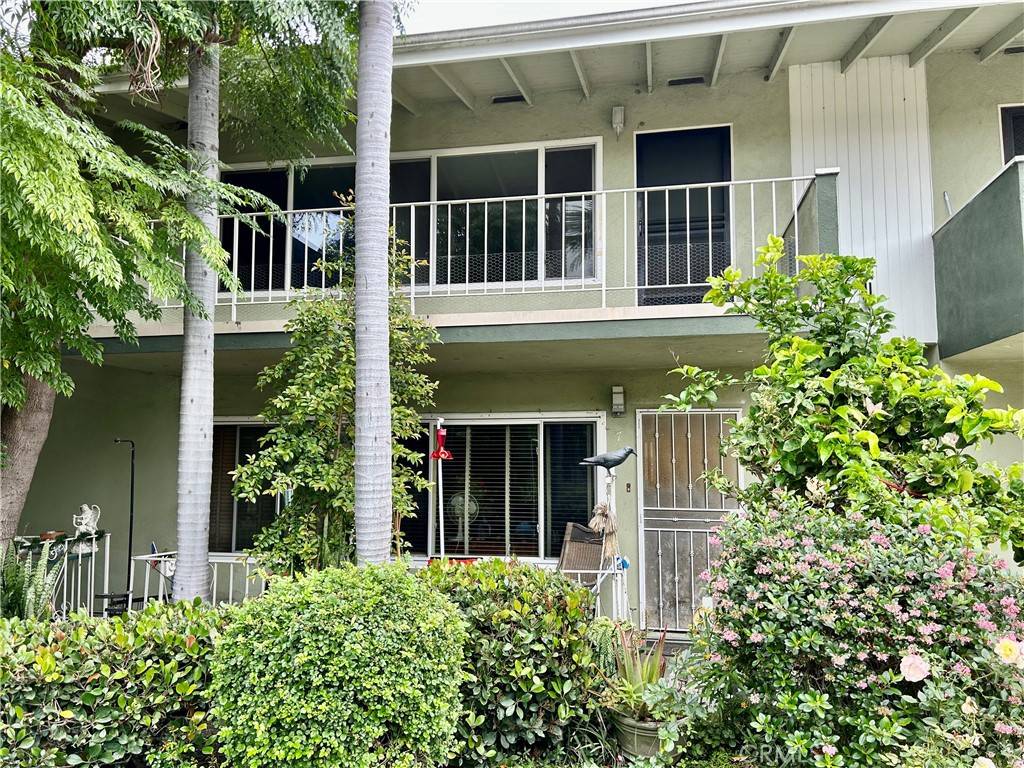 Long Beach, CA 90802,939 E Appleton ST #8