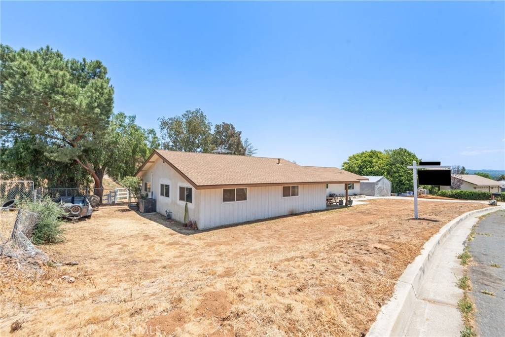 Jurupa Valley, CA 92509,5820 Avenue Juan Bautista
