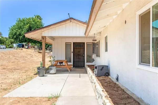 Jurupa Valley, CA 92509,5820 Avenue Juan Bautista