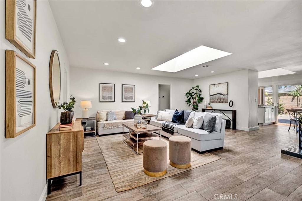 Tustin, CA 92780,1981 Mitchell AVE