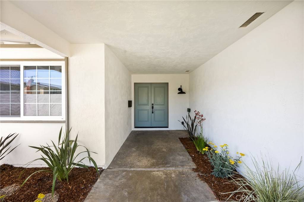 Placentia, CA 92870,230 Gila WAY