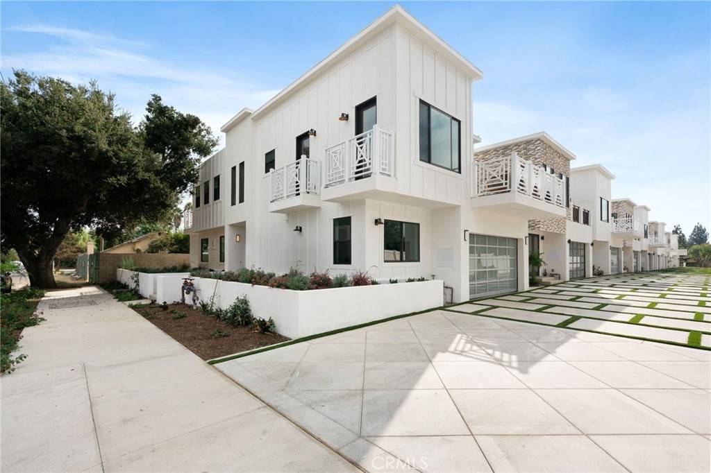 Winnetka, CA 91306,8474 N Camelia CT