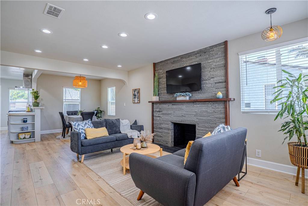 Long Beach, CA 90807,417 E 44th WAY