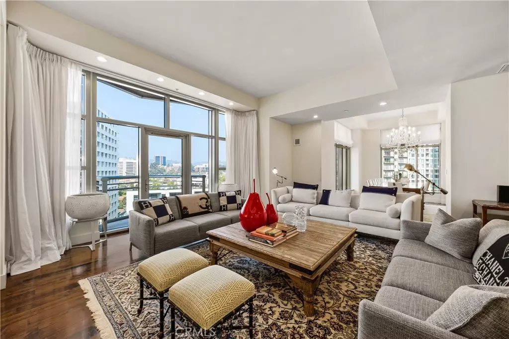 Los Angeles, CA 90024,10776 Wilshire BLVD #901