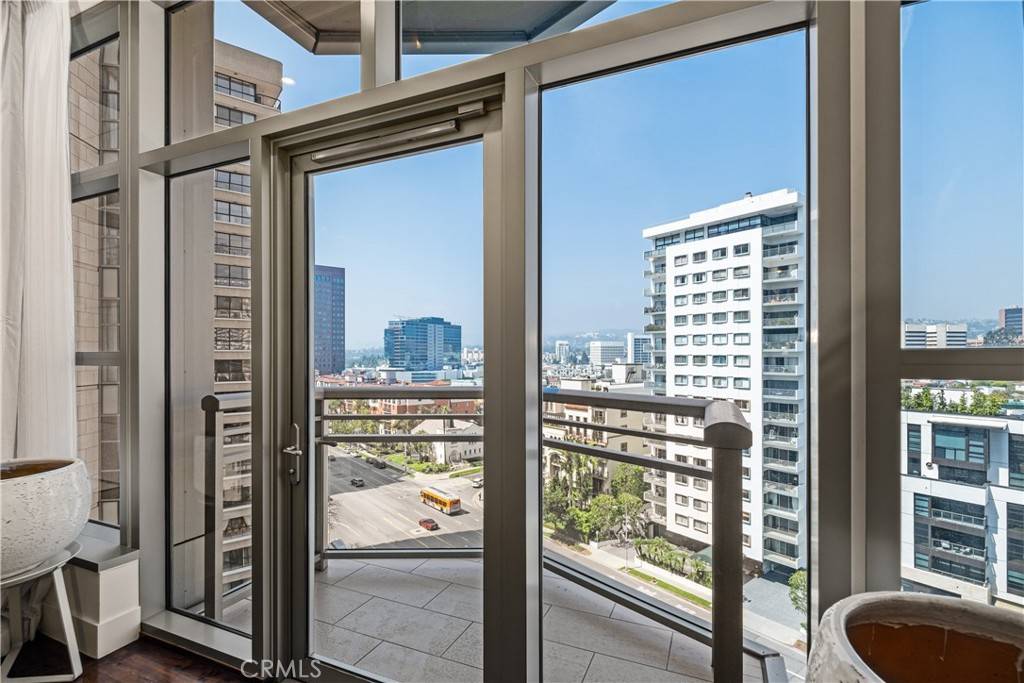 Los Angeles, CA 90024,10776 Wilshire BLVD #901