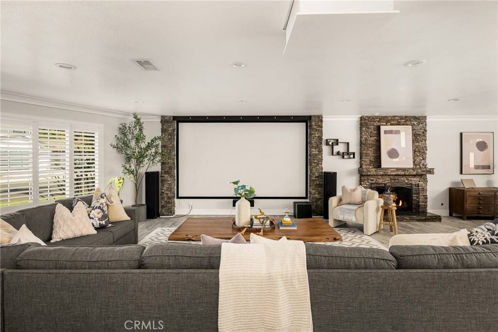 Huntington Beach, CA 92646,20402 Seven Seas LN