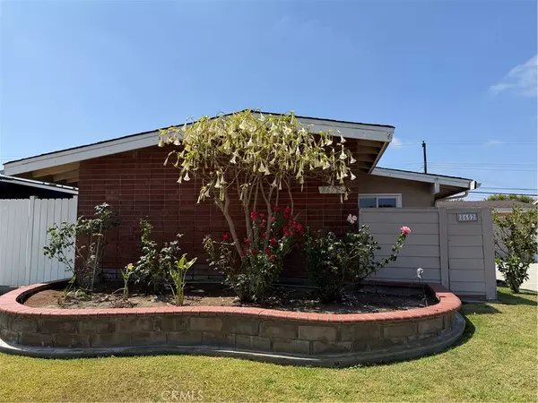 Garden Grove, CA 92841,8652 Joyzelle AVE