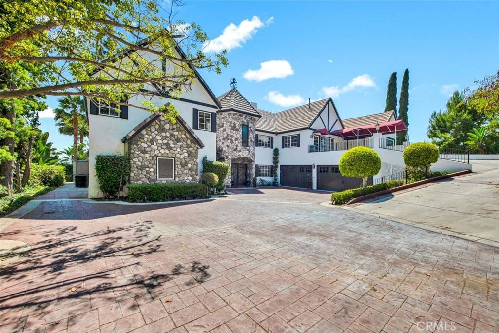 1532 Kensing LN, North Tustin, CA 92705