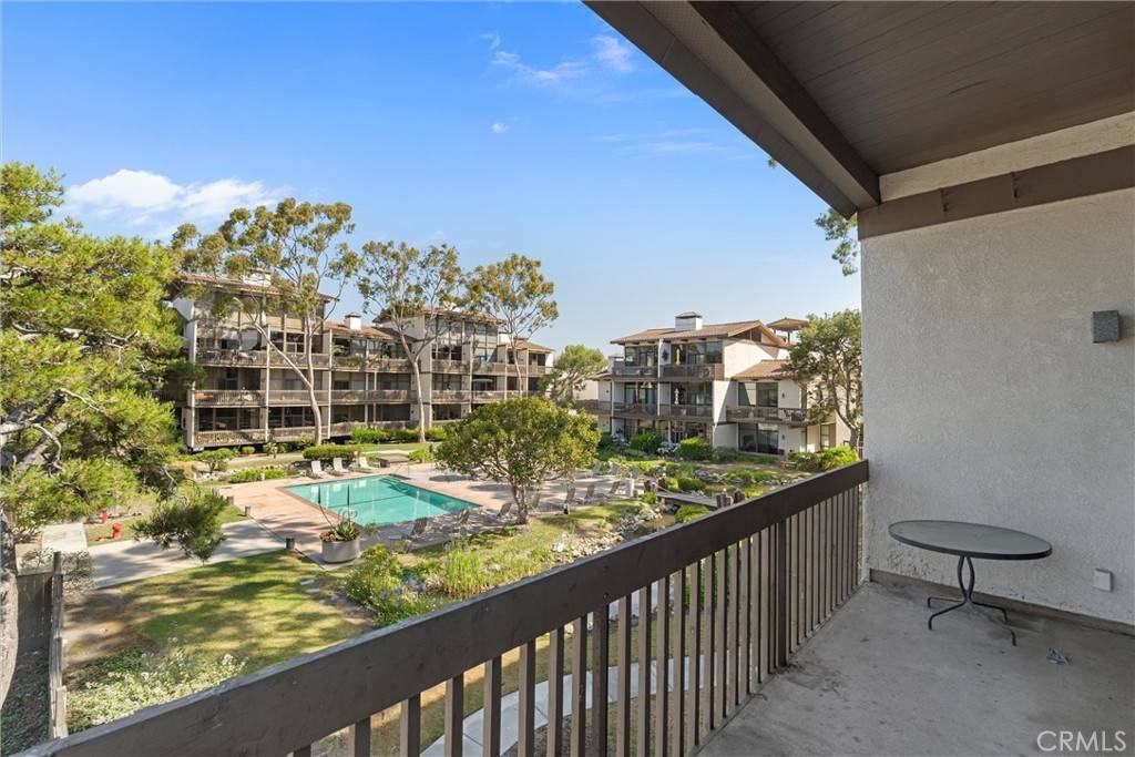 Long Beach, CA 90803,6217 Marina Pacifica Dr S