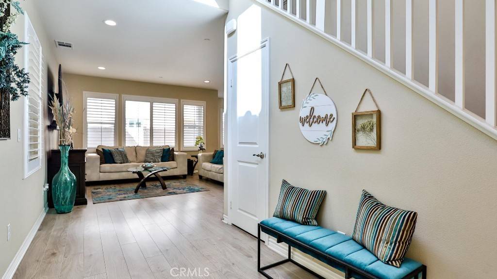 Long Beach, CA 90805,4693 Holly AVE