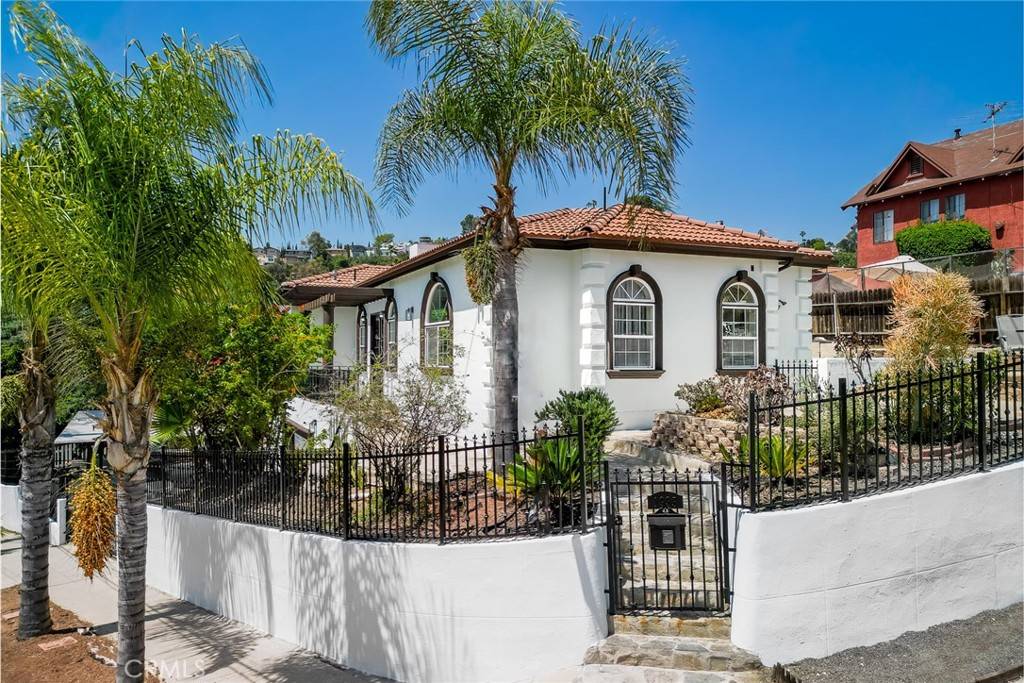 1935 Wollam ST, Los Angeles, CA 90065
