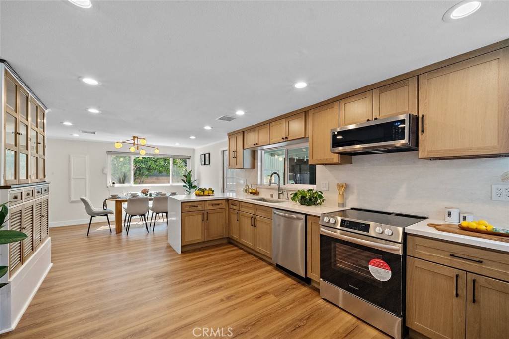 La Palma, CA 90623,5742 Thelma AVE
